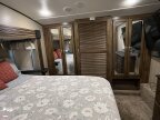 Thumbnail Photo 4 for 2017 Coachmen Chaparral