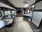 Thumbnail Photo 3 for 2017 Dutchmen Kodiak