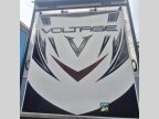 Thumbnail Photo 3 for 2017 Dutchmen Voltage
