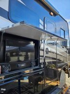 Thumbnail Photo 1 for 2017 Fleetwood Bounder 35K