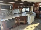 Thumbnail Photo 3 for 2017 Fleetwood Bounder