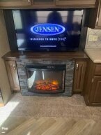 Thumbnail Photo 4 for 2017 Forest River Cedar Creek