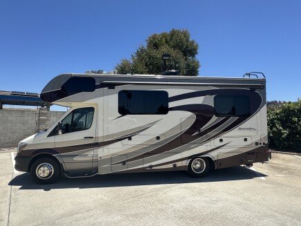 Photo 1 for 2017 Forest River Sunseeker 2400W for Sale by Owner