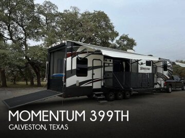 2017 Grand Design Momentum
