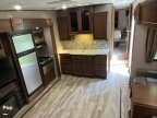 Thumbnail Photo 2 for 2017 Highland Ridge Light