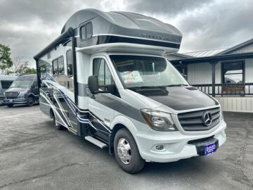 2017 Itasca Navion 24J