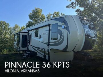 2017 JAYCO Pinnacle