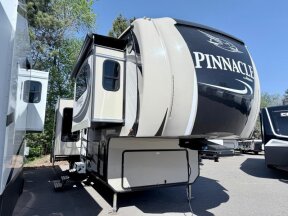 2017 JAYCO Pinnacle