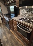 Thumbnail Photo 6 for 2017 JAYCO Pinnacle