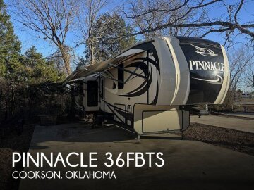 2017 JAYCO Pinnacle