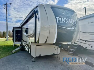 2017 JAYCO Pinnacle