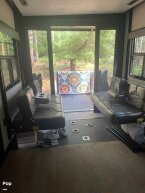 Thumbnail Photo 2 for 2017 JAYCO Seismic