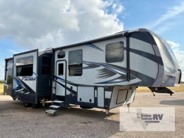 2017 Keystone Fuzion 371