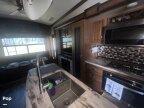 Thumbnail Photo 4 for 2017 Keystone Montana 3811MS