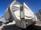 Thumbnail Photo 1 for 2017 Keystone Montana 3811MS