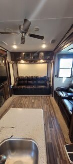 Thumbnail Photo 6 for 2017 Keystone Montana High Country 381TH for Sale by Owner