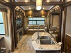 Thumbnail Photo 6 for 2017 Keystone Montana 3661RL