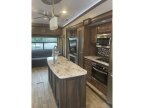 Thumbnail Photo 4 for 2017 Keystone Montana 3721RL