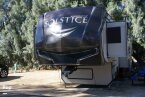 Thumbnail Photo 3 for 2017 Starcraft Solstice 376FL5