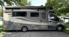 Thumbnail Photo 2 for 2017 Winnebago Fuse