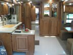 Thumbnail Photo 6 for 2017 Winnebago Grand Tour