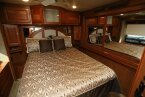 Thumbnail Photo 4 for 2017 Winnebago Journey