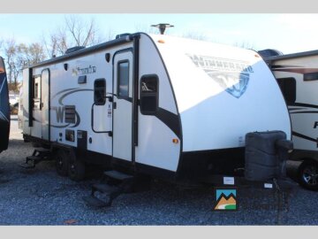 2017 Winnebago Minnie 2500FL