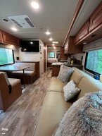 Thumbnail Photo 4 for 2017 Winnebago Sunstar 29VE