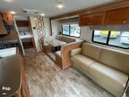Thumbnail Photo 5 for 2017 Winnebago Vista