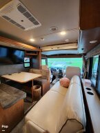 Thumbnail Photo 3 for 2017 Winnebago Vista 31BE