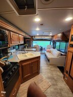 Thumbnail Photo 6 for 2017 Winnebago Vista 31BE