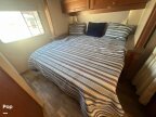 Thumbnail Photo 4 for 2017 Winnebago Vista 27PE