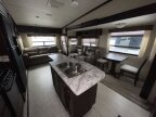 Thumbnail Photo 4 for 2017 Winnebago Voyage