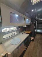 Thumbnail Photo 3 for 2018 Airstream Other Airstream Models