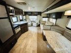 Thumbnail Photo 4 for 2018 Coachmen Apex