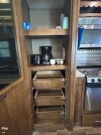 Thumbnail Photo 6 for 2018 Coachmen Brookstone