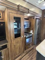 Thumbnail Photo 2 for 2018 Coachmen Brookstone