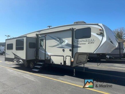 Photo 1 for 2018 Coachmen Chaparral Lite