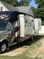 Thumbnail Photo 3 for 2018 Coachmen Concord 300TS for Sale by Owner