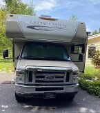 Thumbnail Photo 2 for 2018 Coachmen Leprechaun