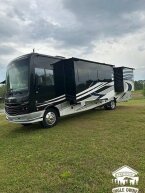 Thumbnail Photo 1 for 2018 Fleetwood Bounder 36H