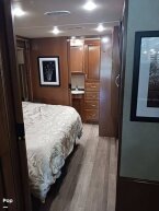 Thumbnail Photo 1 for 2018 Fleetwood Bounder 35K