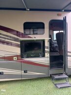 Thumbnail Photo 2 for 2018 Fleetwood Bounder 35K