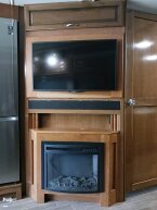 Thumbnail Photo 6 for 2018 Fleetwood Bounder 35K