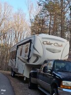Thumbnail Photo 2 for 2018 Forest River Cedar Creek