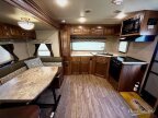 Thumbnail Photo 4 for 2018 Forest River Flagstaff 25FKS