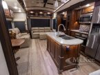 Thumbnail Photo 2 for 2018 JAYCO Pinnacle