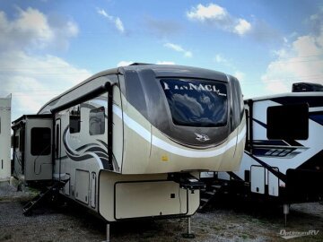 2018 JAYCO Pinnacle