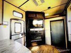 Thumbnail Photo 6 for 2018 Keystone Fuzion 369