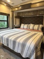 Thumbnail Photo 6 for 2018 Keystone Montana 3731FL